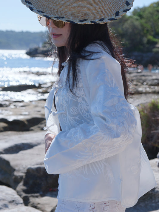 White Lotus Silk - Embroidered Tang Blouse (白莲丝语)