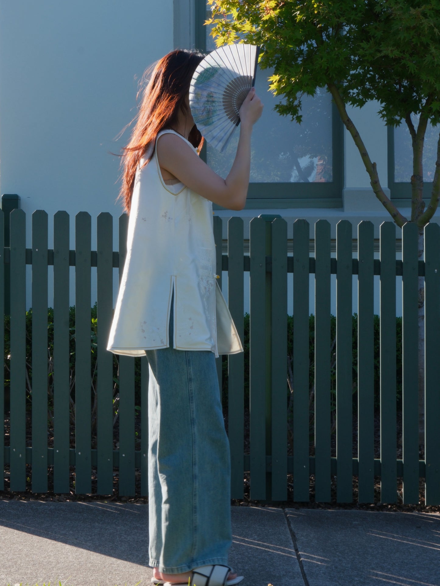 Chinese traditional satin-silk blend vest - white