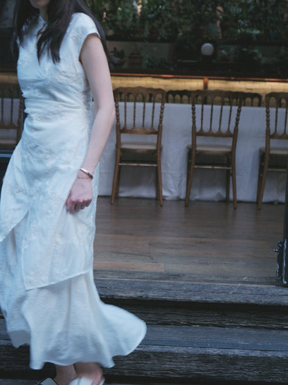 floral embroidery beige-white dress
